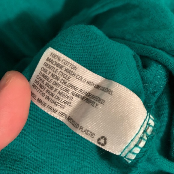 Universal Threads Emerald Green Tee - Picture 3 of 4